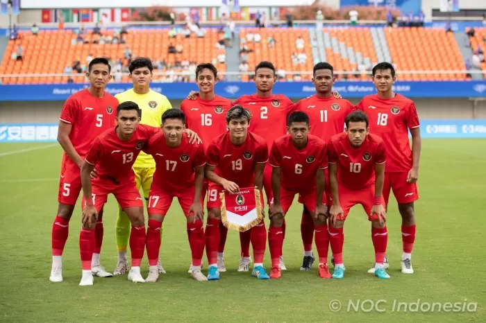 Taktik Indra Sjafri di laga Timnas Indonesia vs Uzbekistan dinilai membingungkan./NOC Indonesia - Image