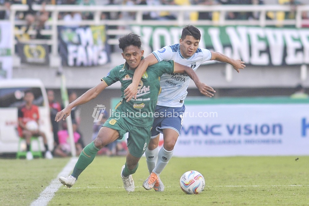 Foto pertandingan Persebaya Surabaya vs Persita Tangerang pada 13 Agustus 2023. (Sumber: LIB) - Image