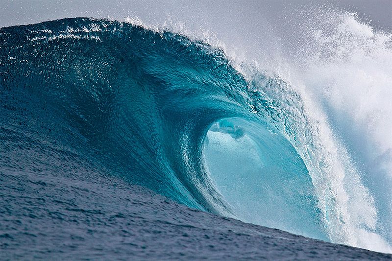 Large_breaking_wave./wikipedia.org - Image