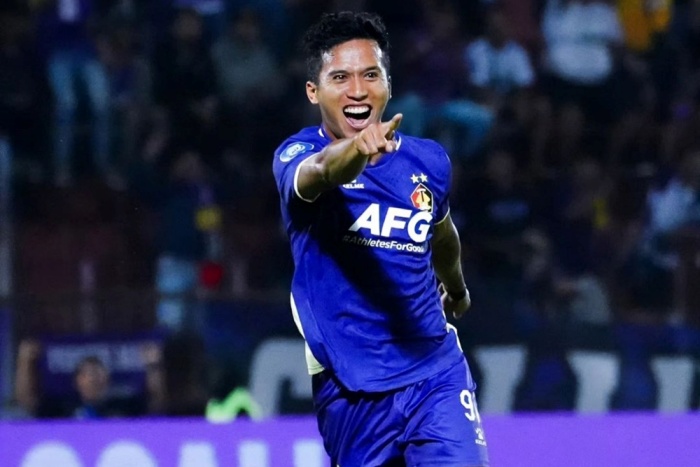 M Khanafi tampil moncer bersama Persik Kediri belakangan ini. Fakta itu membuat Marcelo Rospide menyebutnya layak dipanggil membela timnas Indonesia. - Image