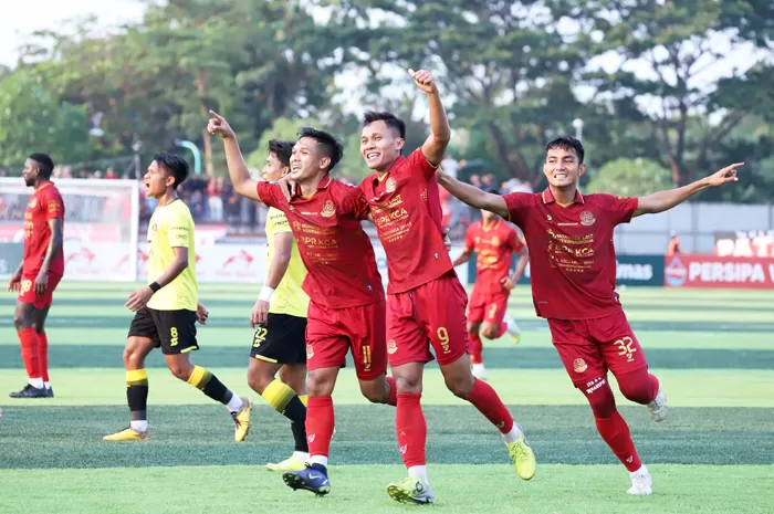 Pemain Persipa Pati Merayakan Gol ke Gawang Persekat. (Dok.radarkudus). - Image