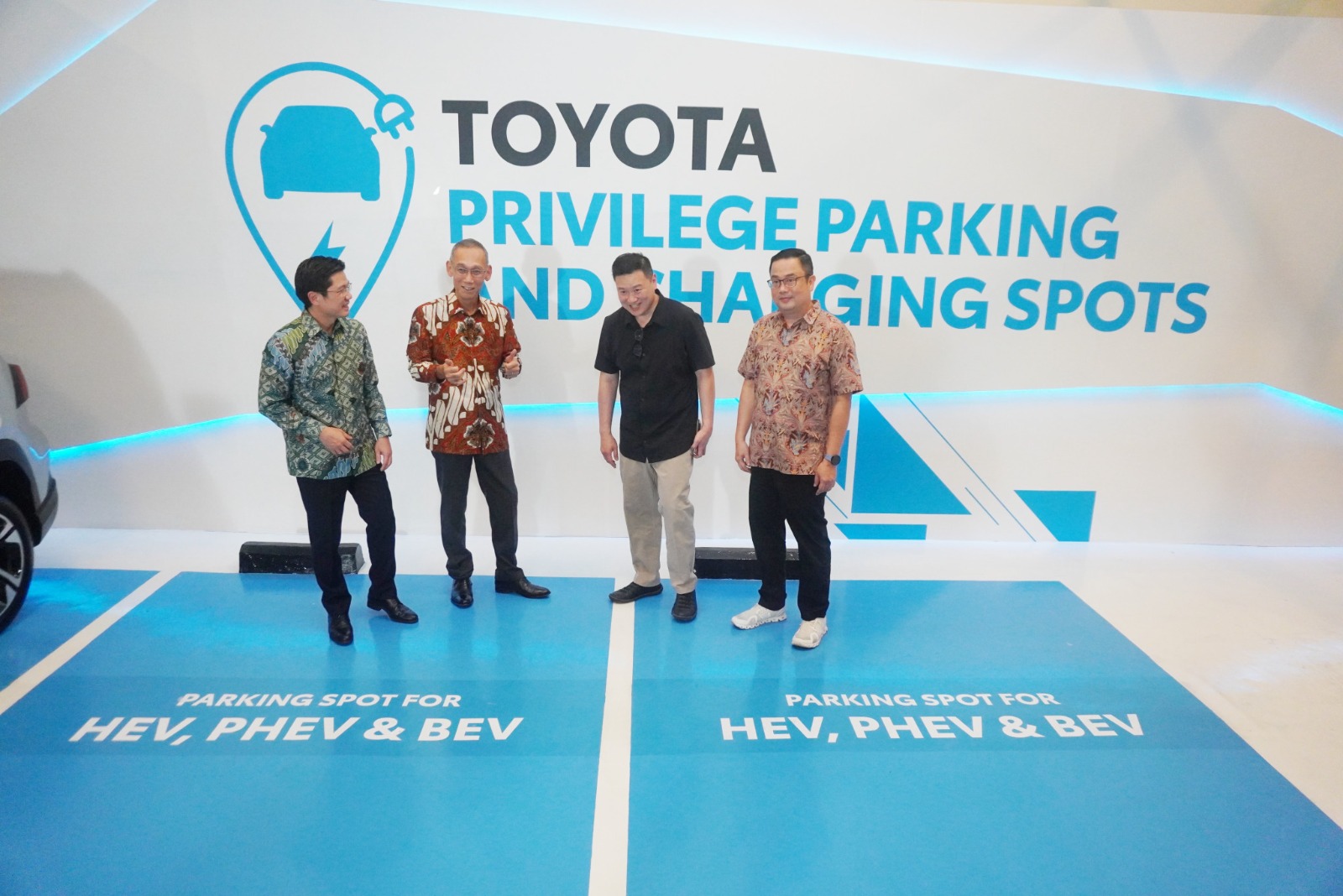 Fasilitas Ultra Fast Charging Spot sedang disiapkan pula di area rest area Jalan Tol Trans Jawa untuk menjaga mobilitas jarak jauh xEV Toyota. - Image