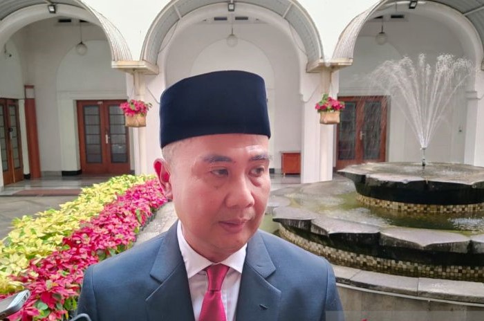 Penjabat Gubernur Jawa Barat Bey Triadi Machmudin. - Image