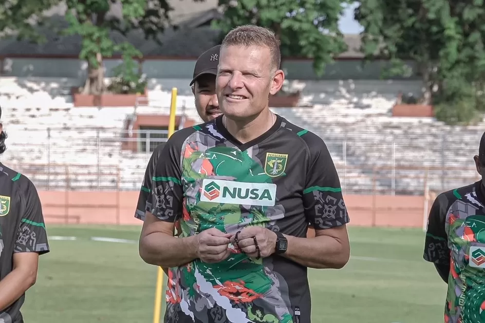 Josep Gombau ungkap hal bahagian jelang laga Persebaya vs Persib. - Image