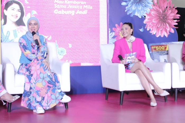 Dalam acara kampanye #WangiSquadMolto, Jessica dan Gina mengungkapkan daster sudah menjadi bagian dalam keseharian.(IST) - Image