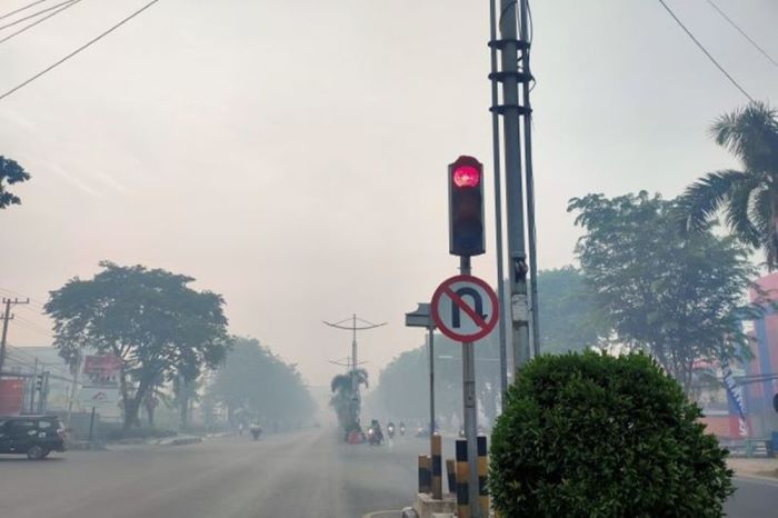 Kabut asap menyelimuti Kota Banjarmasin. - Image