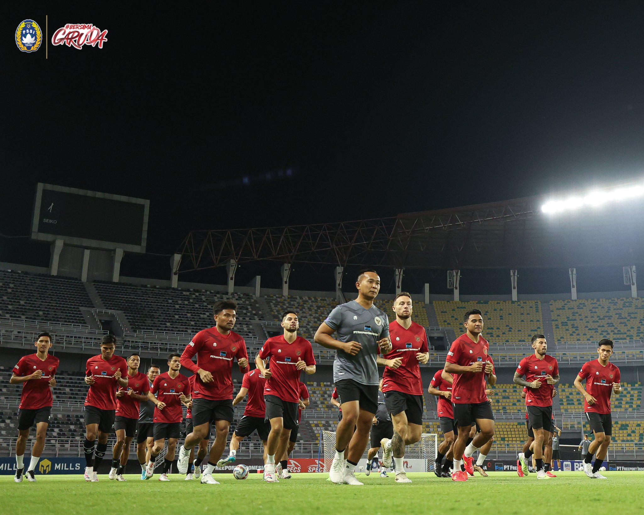 Timnas Indonesia saat menjalani official training jelang laga kontra Turkmenistan (07/09) lalu./X (@TimnasIndonesia) - Image