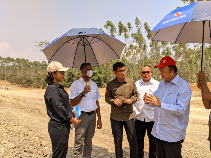 Founder Mayapada Group, Dato Sri Tahir beserta rombongan meninjau langsung rencana lokasi pembangunan Rumah Sakit (RS) Mayapada di IKN. - Image