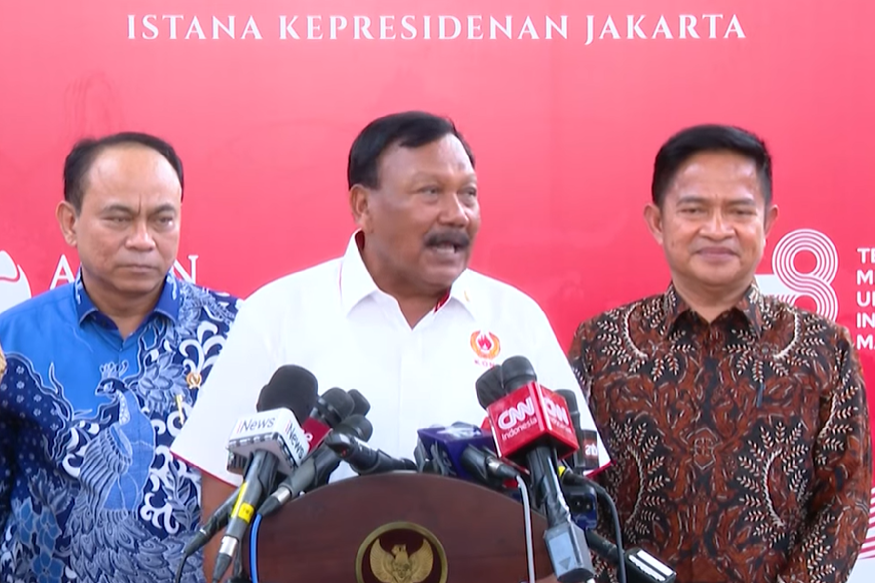Konferensi Pers KONI usai rapat terbatas membahas PON XXI bersama presiden./Tangkapan layar youtube sekretariat Presiden - Image