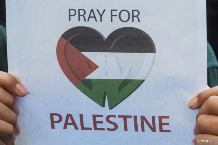 Ilustrasi salat gaib dan doa bersama untuk warga Palestina yang tewas dalam konflik dengan Israel. - Image