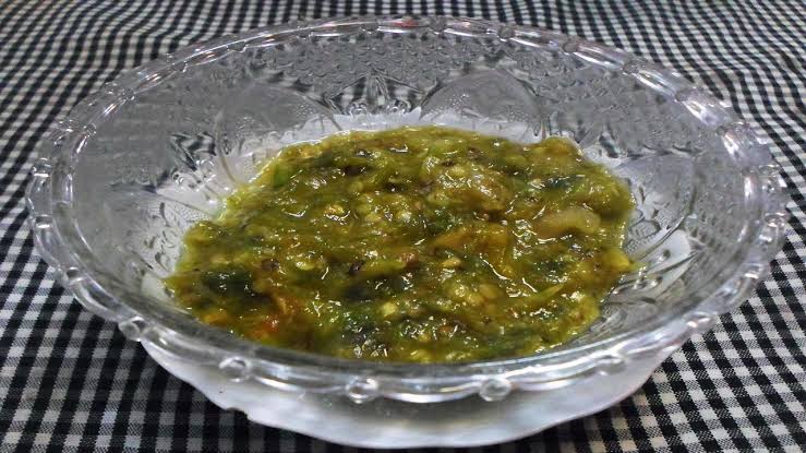 Samnal ijo khas masakan Padang. - Image