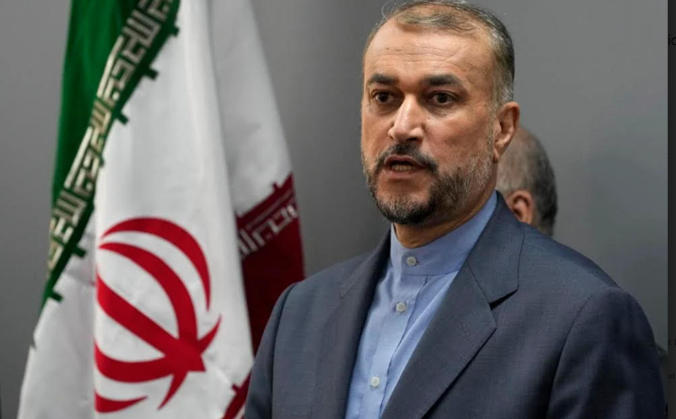 Menteri Luar Negeri Iran, Hossein Amirabdollahian, berbicara dalam konferensi pers bersama dengan timpalannya dari Lebanon Abdallah Bouhabib, di Beirut Lebanon, Jumat, 13 Oktober 2023../ - Image