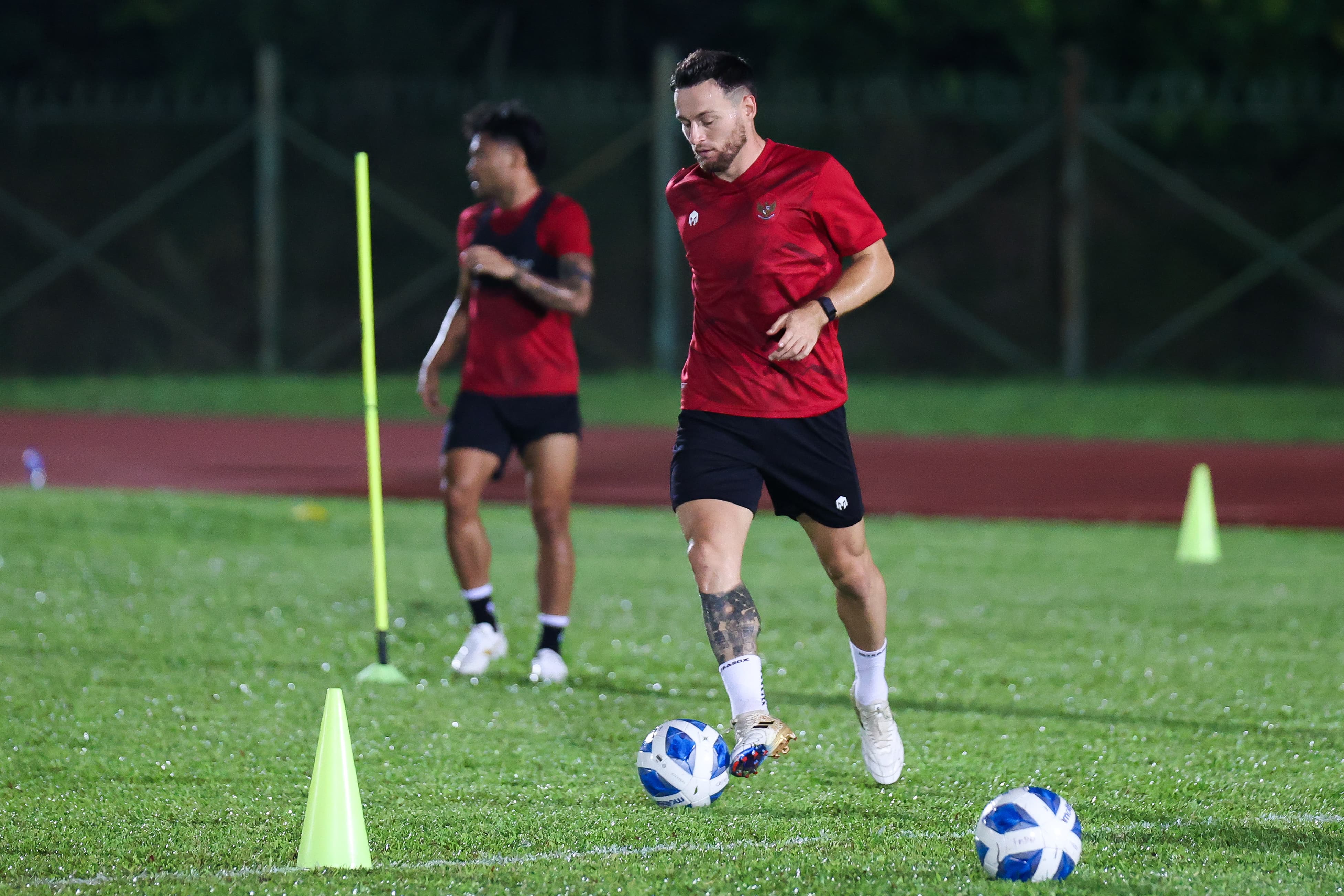 Marc Klok sedang latihan bersama Timnas Indonesia. - Image