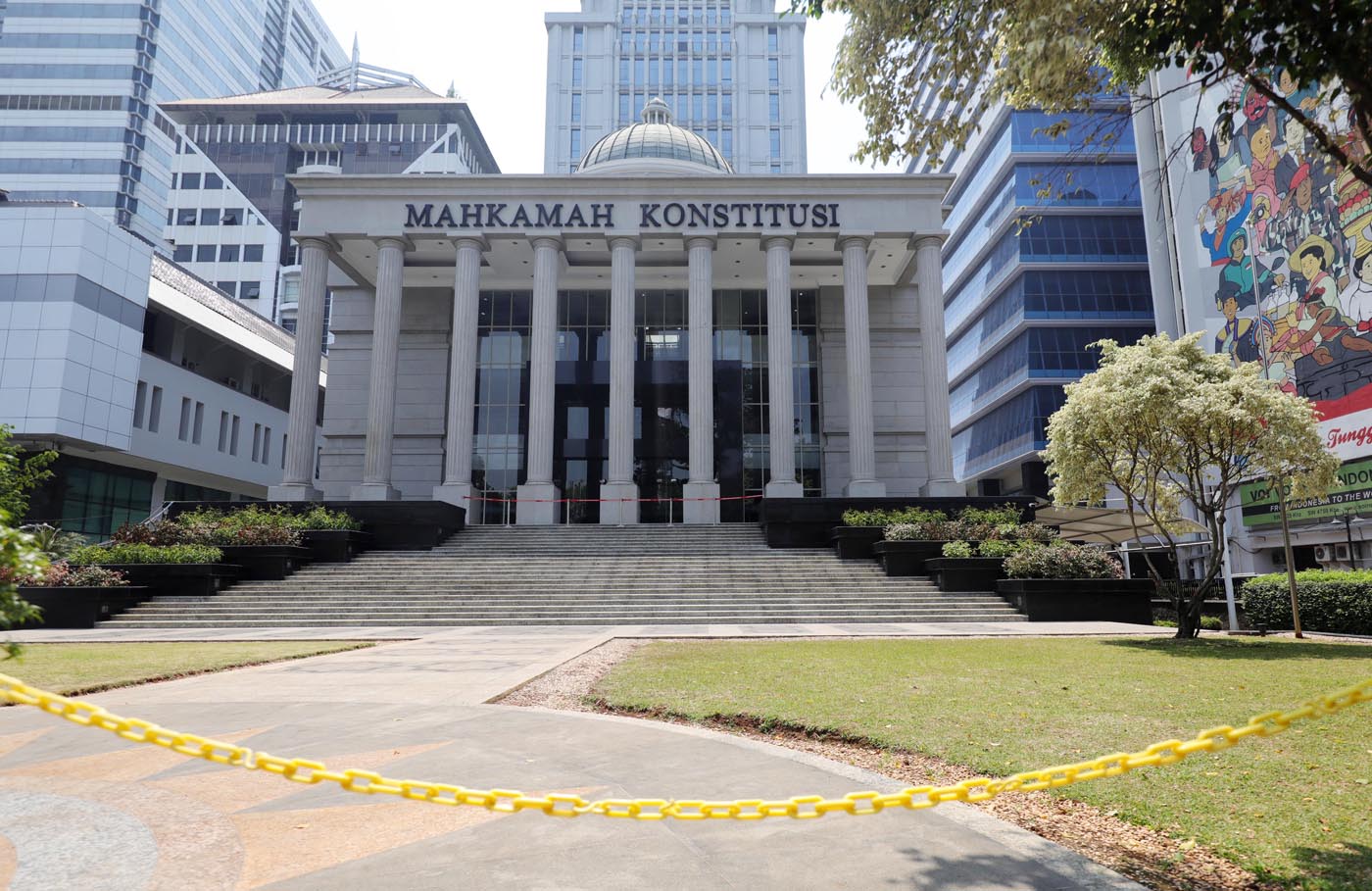 Gedung Mahkamah Konstitusi (MK). - Image