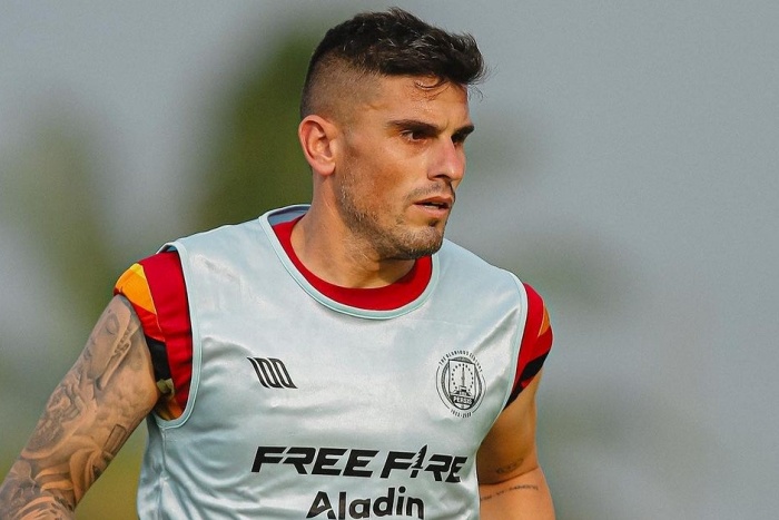 Fernando Rodriguez dipercaya kembali memperkuat Persis Solo saat menghadapi Persita Tangerang, Minggu (22/10). - Image