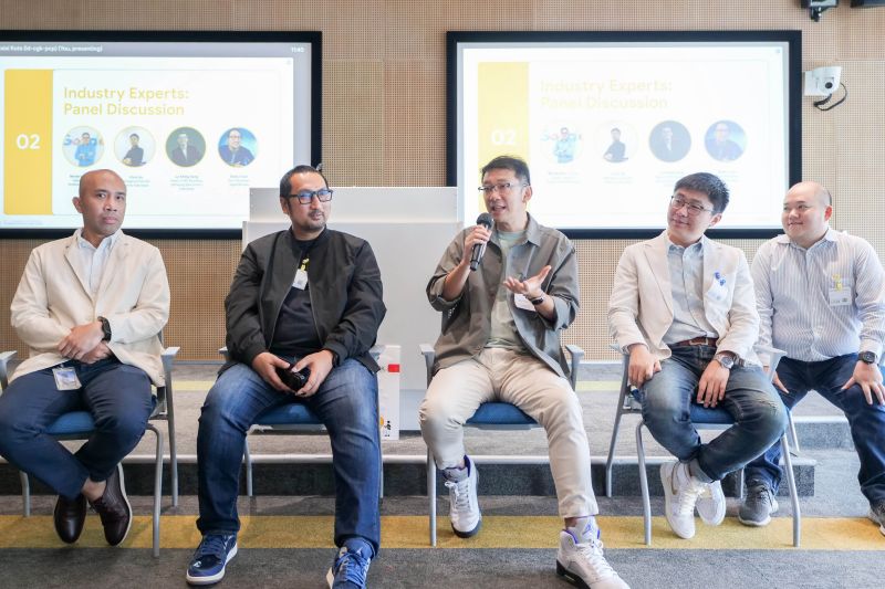Sesi diskusi "Think Tech Rise of Foldables: The Next Big Thing in Smartphone" di Jakarta, Kamis (19/10). (ANTARA/HO/Google Indonesia) - Image