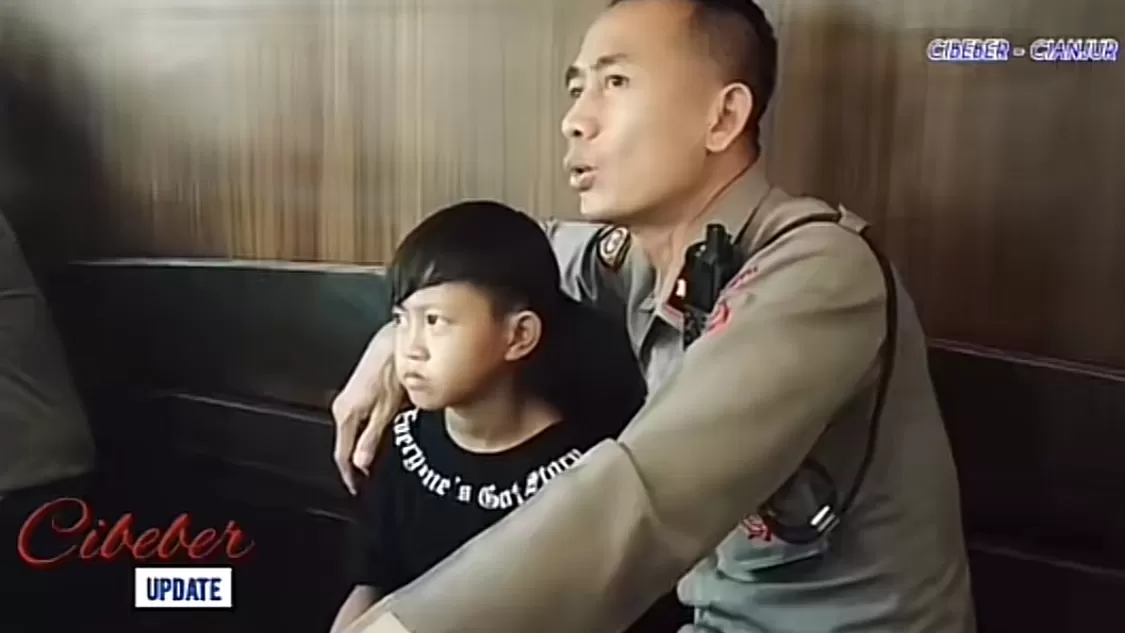 Bocah 7 tahun laporkan ibu kandung ke kantor polisi. - Image