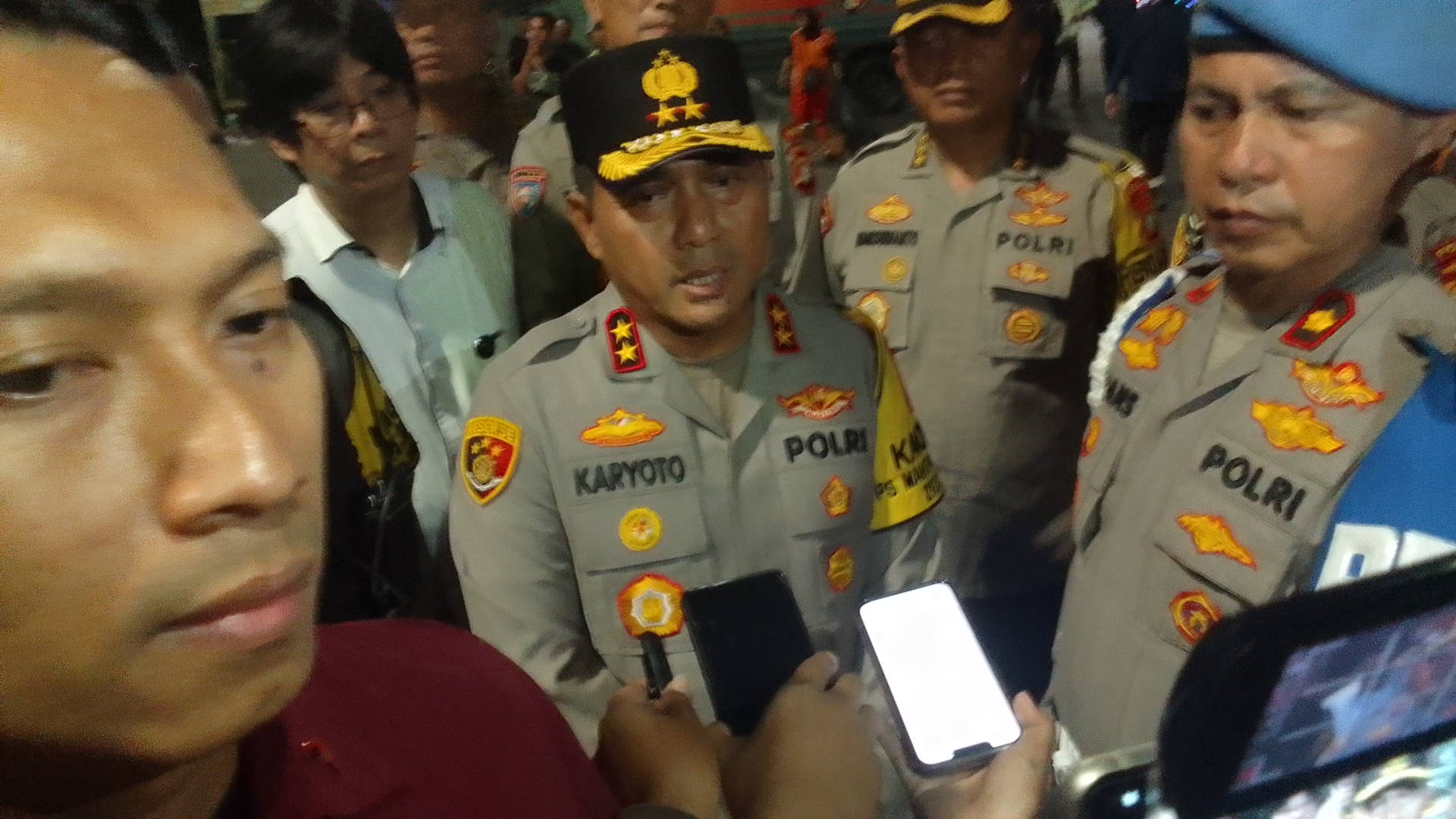 Polisi menangkap 12 mahasiswa yang hendak berdemonstrasi di Patung Kuda, Jakarta Pusat. - Image
