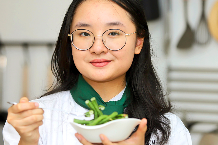 NUTRISI TINGGI, HARGA TERJANGKAU: Kacang panjang mengandung asam folat (vitain B9), vitamin B1, B2, B3, dan B6. - Image