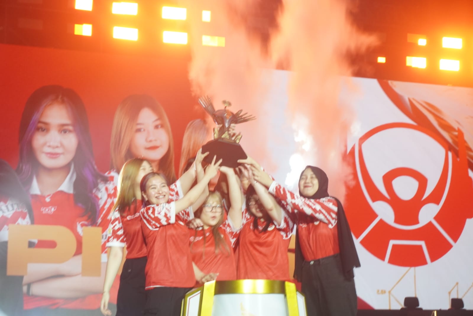 Bigetron Era menjuarai Piala Presiden Esport (PPE) 2023 kategori Mobile Legends: Bang Bang (MLBB) Women. - Image