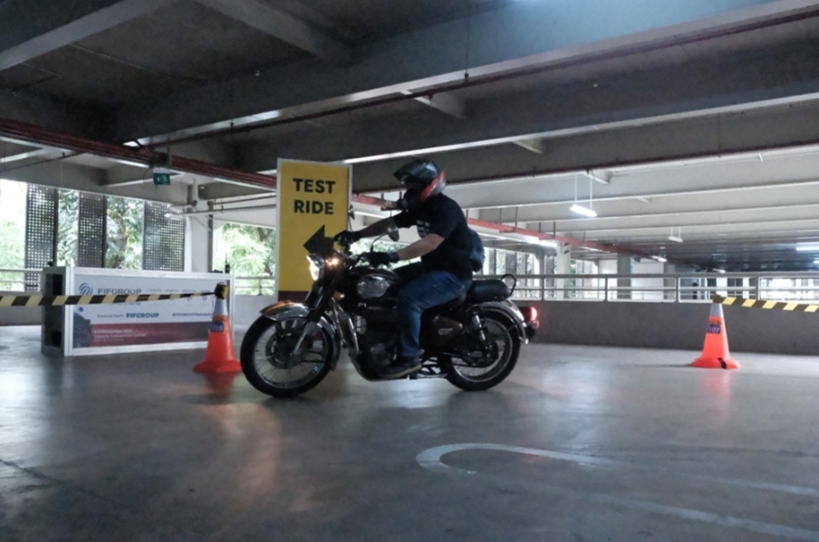 Area test ride menjadi salah satu yang dicari pengunjung pameran otomotif di IMOS 2023. - Image