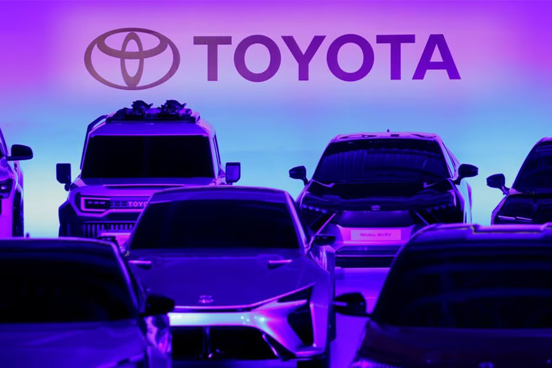 Berbagai mobil Toyota dengan konsep mobil listrik bertenaga baterai pada sebuah acara perusahaan pada 14 Desember 2021. (Sumber: REUTERS/Kim Kyung-Hoon) - Image