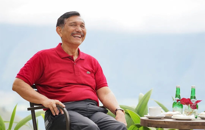 Menko Marves Luhut B Pandjaitan yang kini dalam perawatan di Rumah Sakir di Singapura - Image