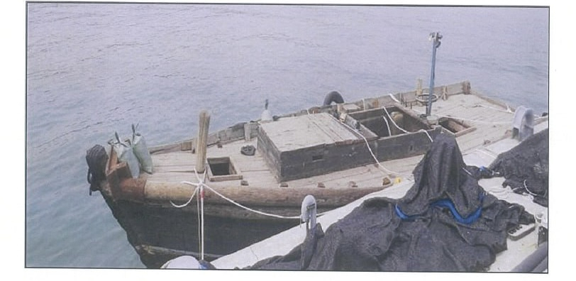 Perahu kayu yang digunakan sebuah keluarga Korea Utara untuk menyeberangi lautan menuju Korea Selatan. - Image