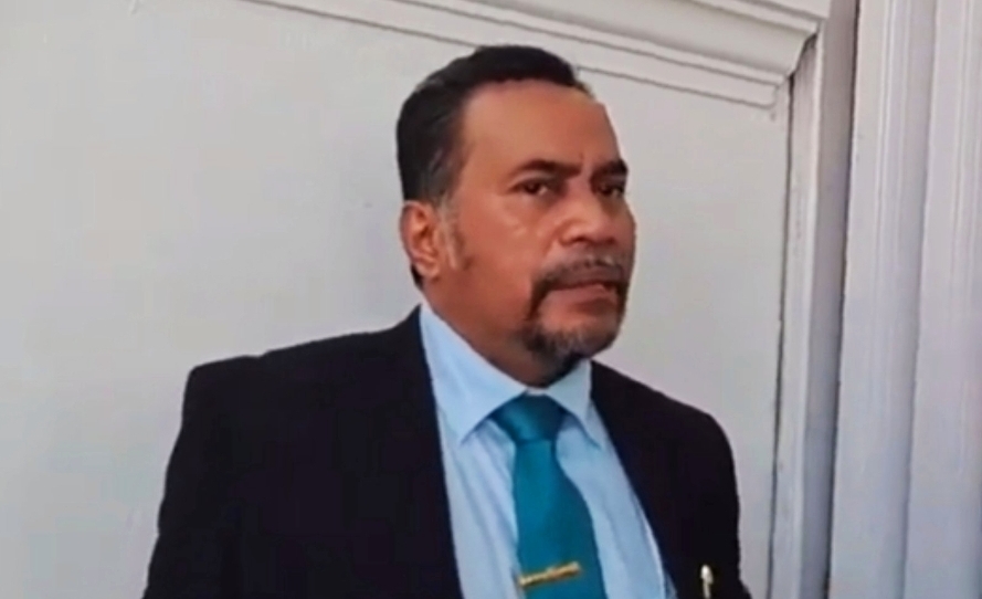Erles Rareral, pengacara Gideon Tengker - Image