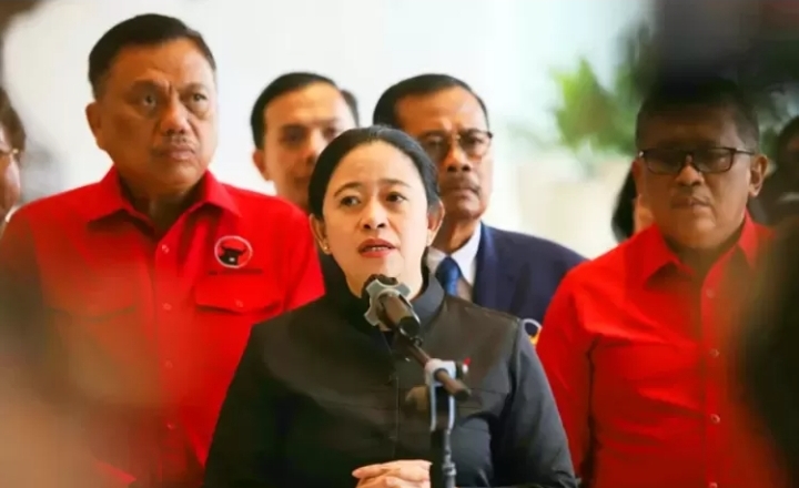 Puan Maharani tegaskan tidak ada pembicaraan antara Presiden Jokowi dan Megawati Soekarnoputri terkait perpanjangan masa jabatan presiden menjadi tiga periode./Jawa Pos/Dery Ridwansah - Image