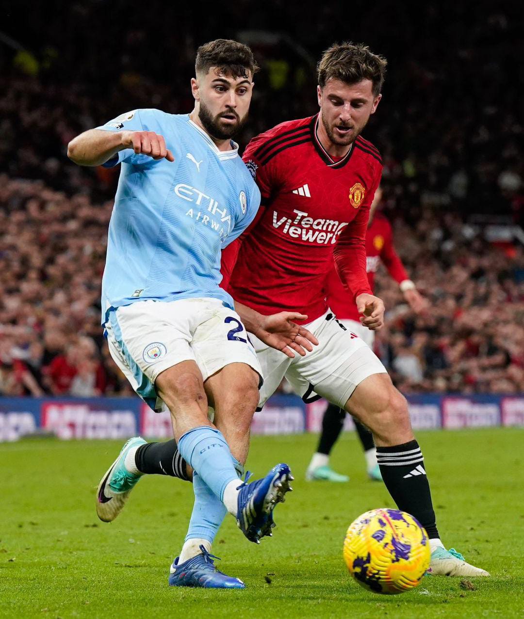 Akun instagram resmi Josko Gvardiol (@josko_gvardiol), Gvardiol berduel dengan Mason Mount dalam Derby Manchester pekan kemarin. - Image