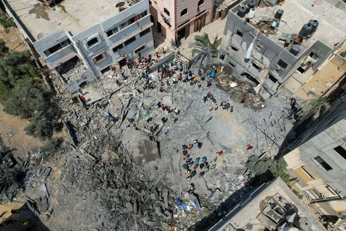 Reruntuhan Gaza akibat serangan udara Israel. - Image