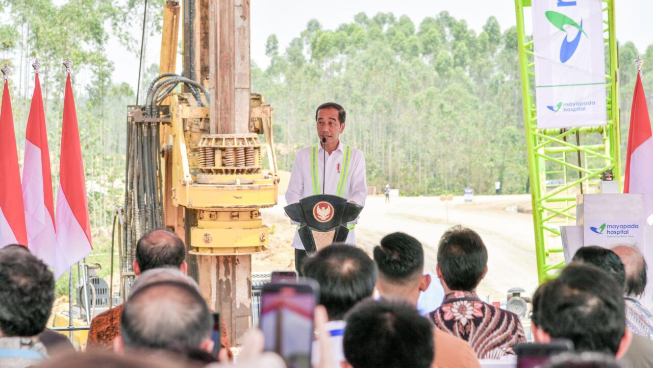 Presiden Jokowi saat groundbreaking Mayapada Hospital Nusantara di kawasan IKN, Kaltim, Rabu (1/11). - Image