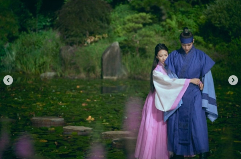 Han Ri Ta (Pyo Ye Jin) dan Do Ha (Kim Young Dae)/sumber instagram @channel.ena.d - Image