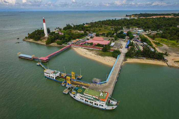 Pelabuhan Tanjung Kalian, Muntok, Bangka Barat, Kepulauan Bangka Belitung. - Image