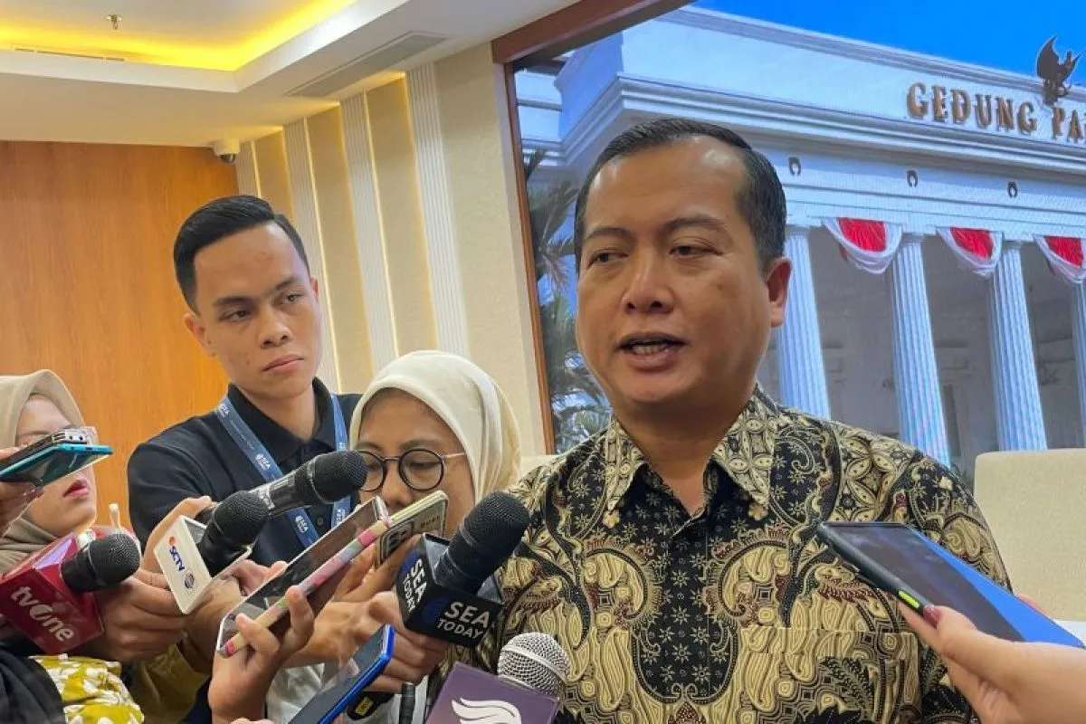 Juru Bicara Kementerian Luar Negeri Lalu Muhamad Iqbal berbicara pada wartawan di Jakarta, Jumat (3/11/2023). Sumber: (ANTARA/Yashinta Difa) - Image