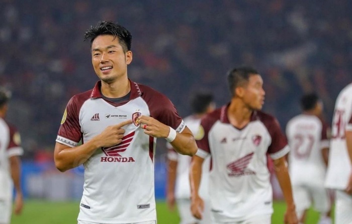 Kenzo Nambu pernah memberi gelar juara Liga 1 bersama PSM Makassar musim lalu. (Instagram/@kenzo.nambu39) - Image