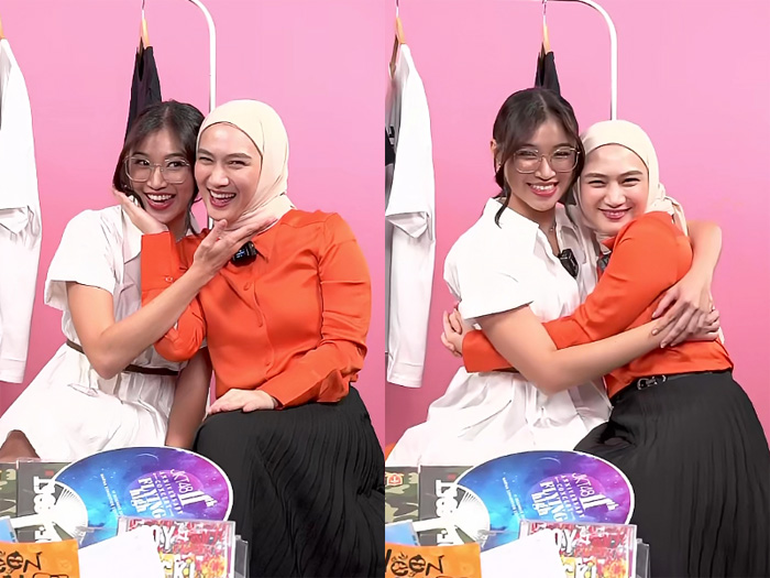 Pose kiyowo Shani dan Melody saat sesi Shopee Live Streaming Grand Launching JKT48 Official Store. Sumber: Screenshot Shopee Live JKT48 Official Store, Senin (6/11/2023).