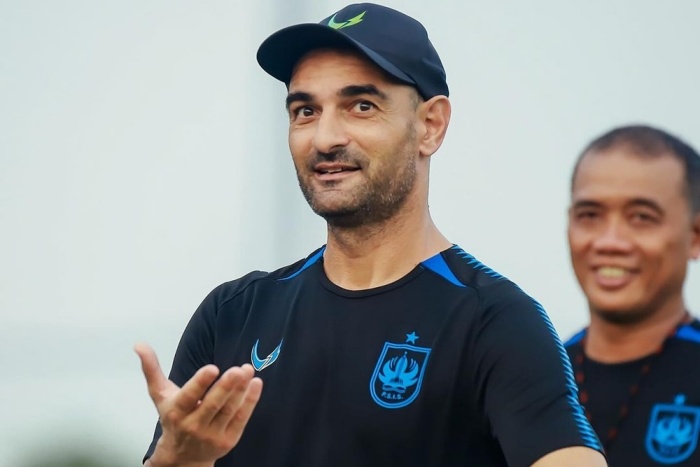 Pelatih PSIS Semarang Gilbert Agius menyatakan kesiapan timnya menyambut Persita Tangerang dalam lanjutan Liga 1 di Stadion Jatidiri, Kamis (9/11). - Image