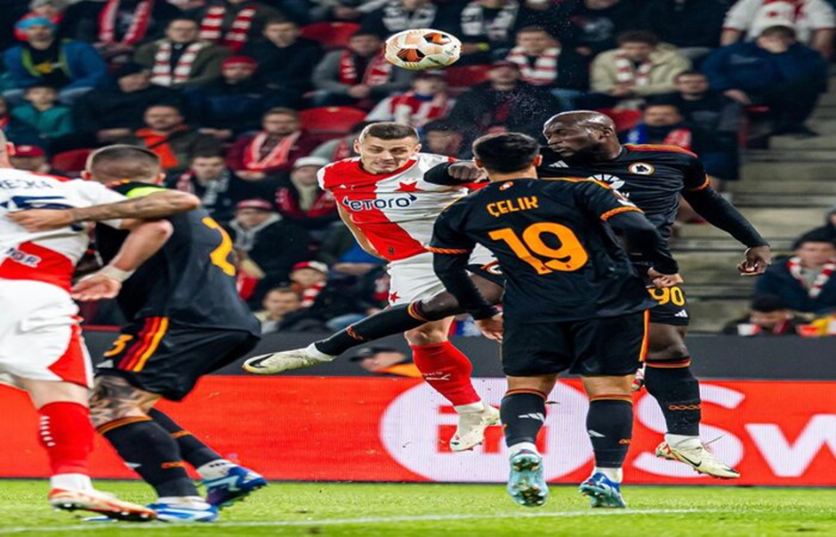 Slavia Praha Hentikan Langkah AS Roma dengan Kemenangan 2-0 di Liga Europa. (Instagram (@officialasroma) - Image