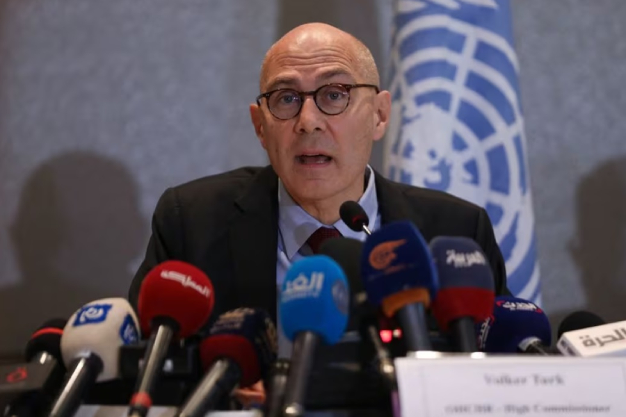 Komisaris Tinggi PBB untuk Hak Asasi Manusia Volker Turk berbicara saat konferensi pers di Amman, Yordania, (10/11). (REUTERS/Alaa Al Sukhni) - Image