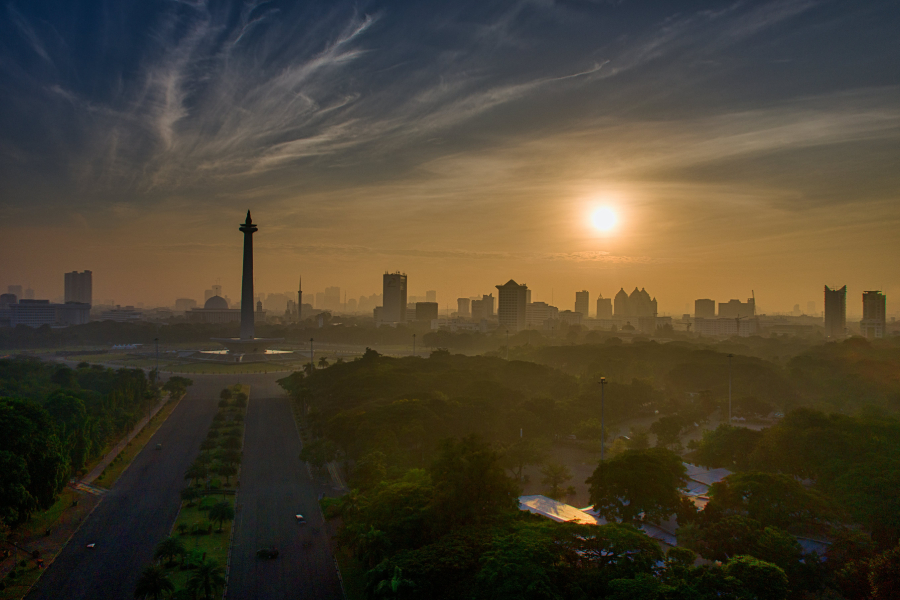 Foto udara matahari terbit di Monas, Jakarta (Pexels/TomFisk) - Image