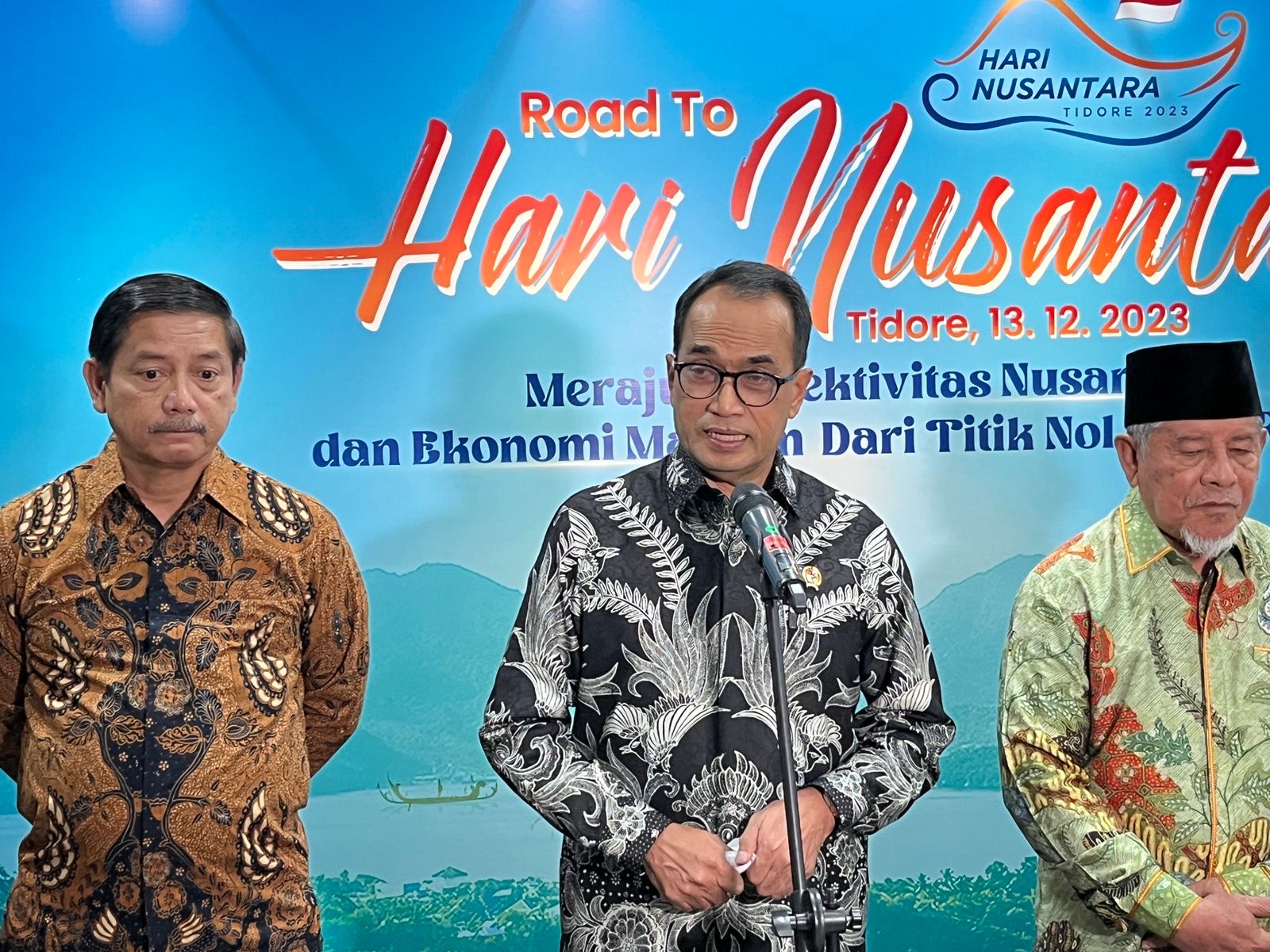 Menhub Budi Karya Sumadi (tengah) di acara road to Hari Nusantara 2023. - Image