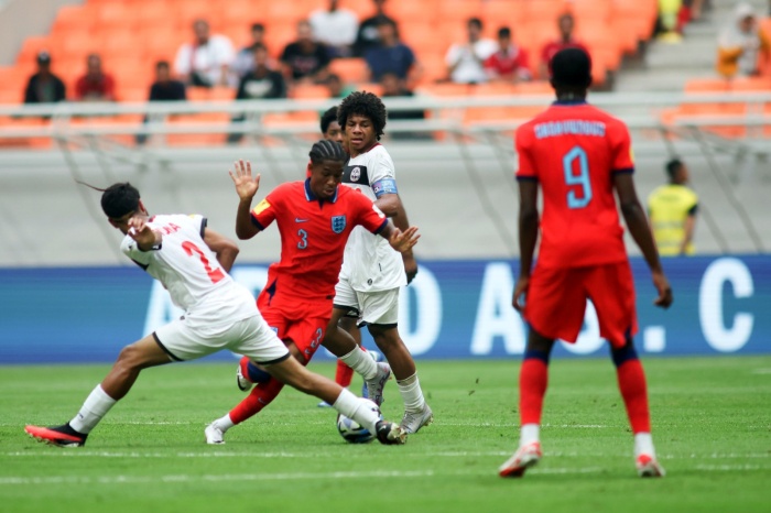Timnas Inggris U-17 saat menghadapi Kaledonia Baru U-17 di laga pembuka Grup C Piala Dunia U-17 2023. Inggris U-17 kini akan menghadapi Iran U-17 di JIS, Selasa (14/11). (LOC WCU17/BRY) - Image