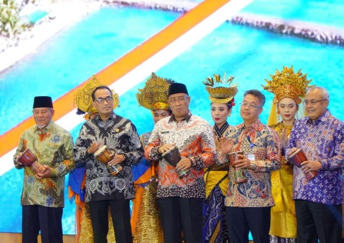 Hari Nusantara 2023 yang dipusatkan di Kawasan Pantai Tugulufa, Kota Tidore Kepulauan resmi di-launching Menteri Perhubungan Budi Karya Sumadi di Aula Gedung Kemenhub RI, Jakarta, Senin (13/11). - Image