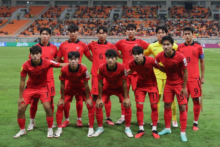 Timnas Korea Selatan U-17 siap menghadapi laga penentuan kontra Prancis U-17 di JIS, Rabu (15/11) malam. (LOC WC17/BRY) - Image