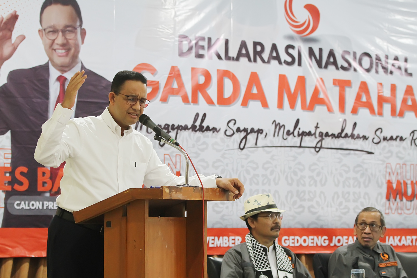Calon presiden nomor urut satu Anies Baswedan saat deklarasi relawan Garda Matahari di Jakarta, Jumat (17/11/2023). - Image