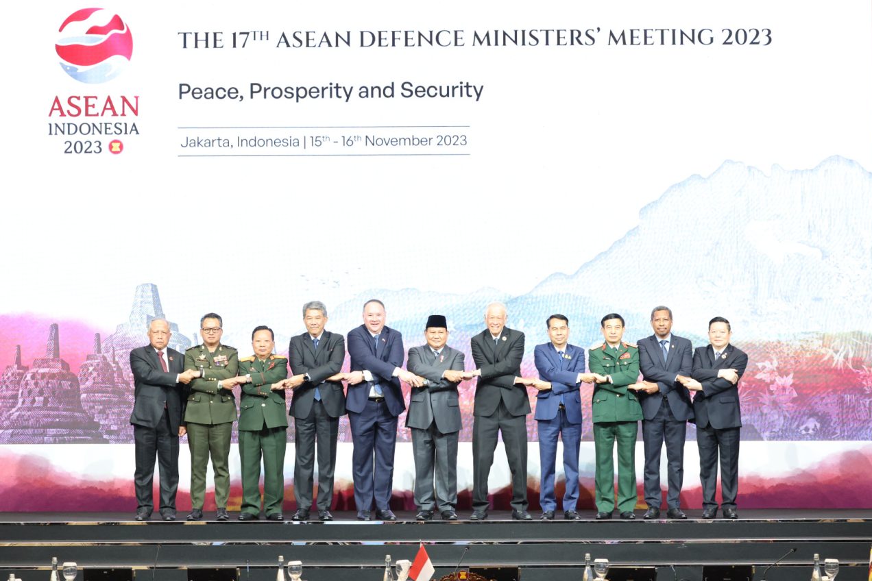 Para Menhan dalam Pertemuan ASEAN Defence Ministers’ Meeting (ADMM) Ke-17, di Jakarta (kemenhan.go.id) - Image