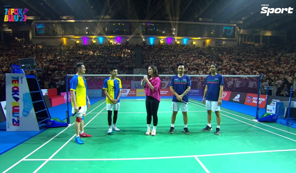 Vincent Rompies dan Duta Sheila On 7 kalah dari lawannya yaitu Fazley Yaakop dan Imran Aqil dari Malaysia di ajang Tepok Bulu 2023. - Image