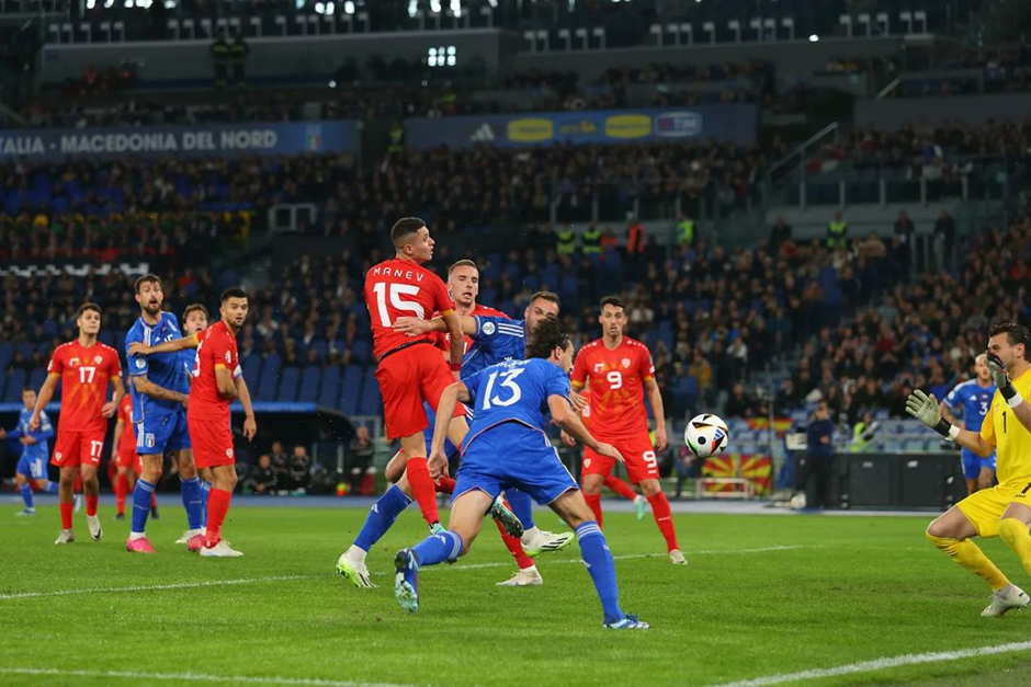 Langkah gemilang timnas Italia menang telak 5-2 atas Makedonia Utara, sekaligus memperbesar peluang maju ke babak selanjutnya EURO 2024. Sumber Foto: (Instagram /@azzurri) - Image